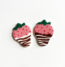 Load image into Gallery viewer, CHOCOLATE COVERED &amp; NORMAL STRAWBERRIES
