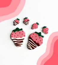 Load image into Gallery viewer, CHOCOLATE COVERED &amp; NORMAL STRAWBERRIES
